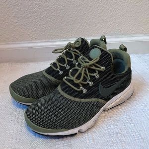 WMNS Nike Presto Fly SE “Neutral Olive”